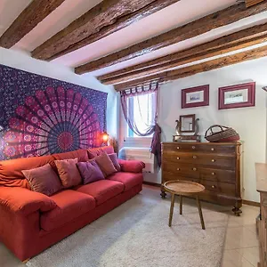 https://piccolo-studio-nel-cuore-di-venezia.hotelslidodijesolo.com
